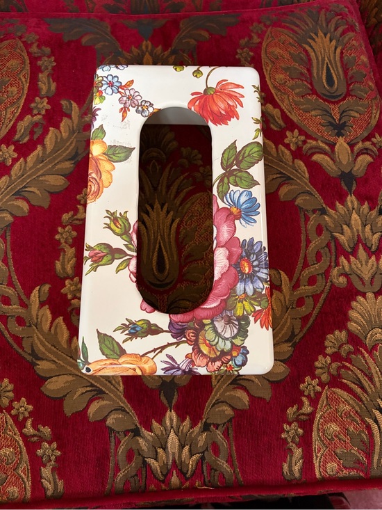 MacKenzie-Childs Other - Mackenzie Childs White Flower Market Tissue Box